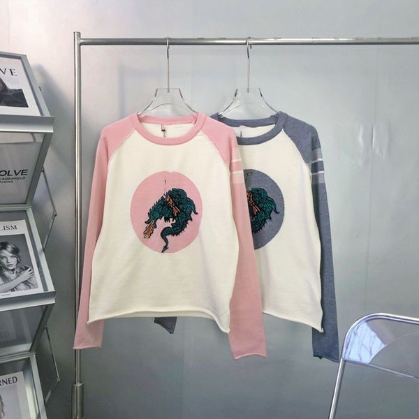 

2021 early autumn new contrast t-shirt temperament commuter long sleeve sweater top, White