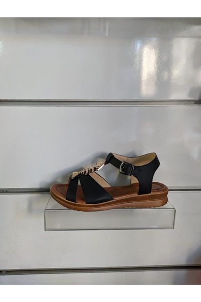 

sandals 2000 black female