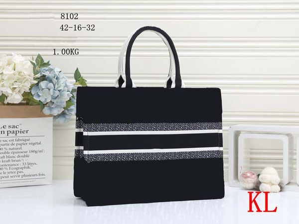 

luxury designer high-quality handbag fashion bags n embroidery multi-color multi-function large-capacity bucket bag 065