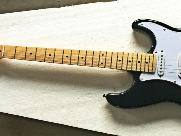 

fpst-1001 black color solid body white pickguard maple fretboard electric guitar,