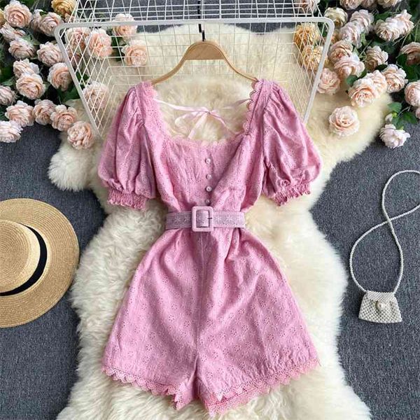 Meninas coreanas Doce Emboidery Lace Playsuits Sólido Pescoço Pescoço de Manga Curta Cintura Alta Perna Largura Calções de Verão Jumpsuits com cinto 210603