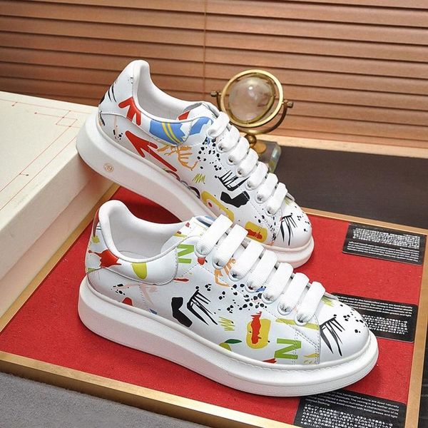 

fashion men shoe designer boots women leather lace up platform oversized sole sneakers white black mens womens luxury velvet suede casual sh