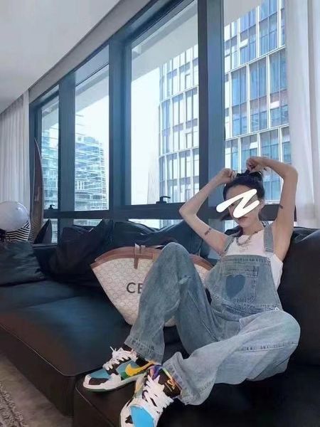 

women's jeans washed light blue denim suspenders trousers fashionable wide-leg pants loose-aged girl 2021 spring and summer