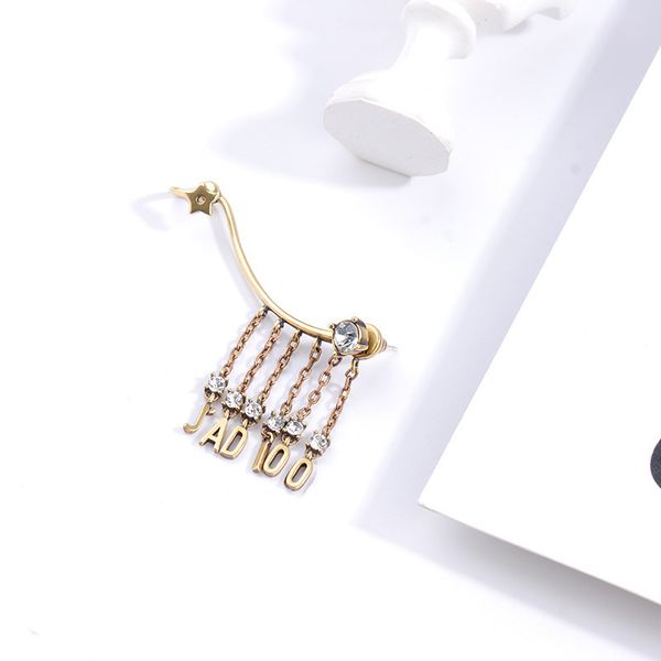 

2021 luxury designer jewelry high version letter tassel earrings female stud fashion single earring bone clip right, Silver