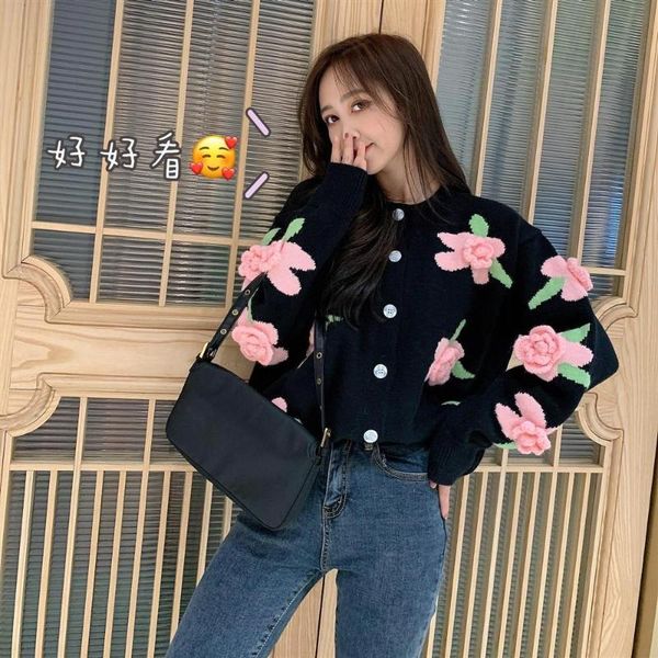 

women's knits & tees 2021 autumn hong kong style vintage knitted heavy industry rose embroidery contrast sweater cardigan, White