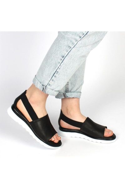 

sandals 23300 women's black