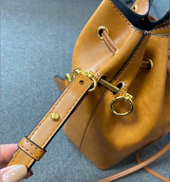 

handbag luxurys bags designer tote bag branded crossbody 21fw fahion female houlder pecial model urbean tyle metal zipper woman trend