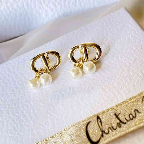 

70% off earrings / fashion letter pearl korean temperament net red versatile earrings, Golden