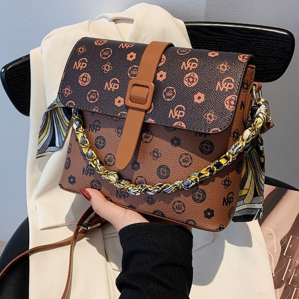 

factory direct sale 75% off premium 2021 new female autumn portable bucket versatile large capacity messenger bags