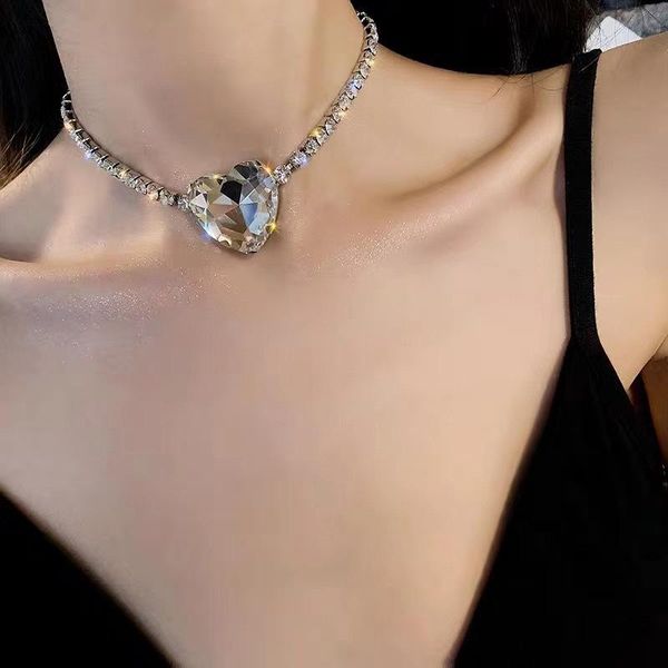 

fashion shine big heart crystal chain choker necklaces women rhinestone pendent necklace statement jewelry wedding party gifts chokers, Golden;silver
