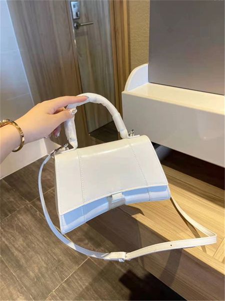 

smooth solid leather casual shoulder bag luxury designer arch handbag letter accessories irregular flip messenger bags