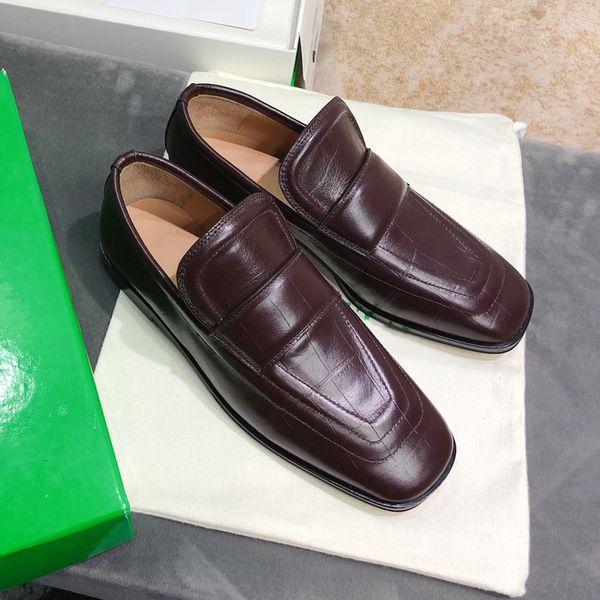 

the latest luxury designer dress flat women casual shoes low-100% embossing leather good quality mahogany, Black