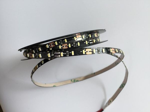 

black pcb 5mm width high brightness led strip 12v 120 leds/m warm white strips