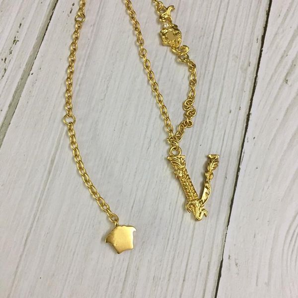 

chokers european and american trend golden v letter necklace, Golden;silver