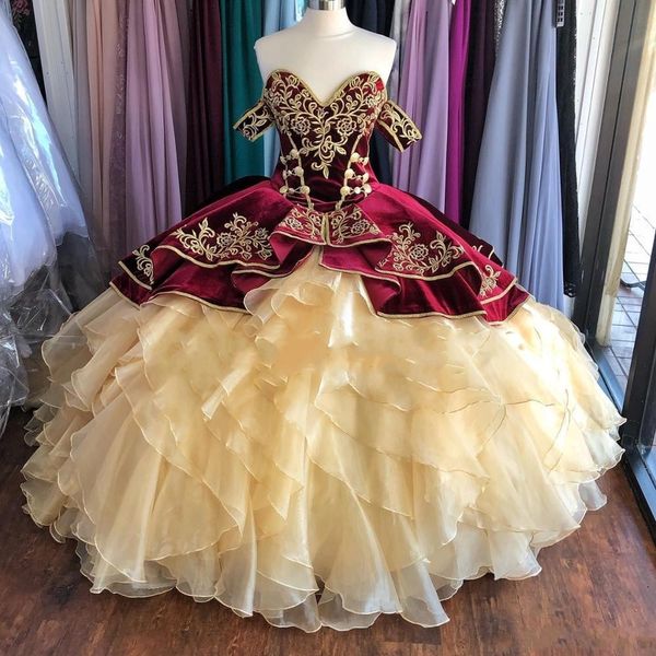 Borgonha e Champagne Velvet Quinceanera Vestidos Sweetheart Lace-up Espartilho Puffy Ruffles Doce 15 Vestido Bordado Vestidos Longos Prom