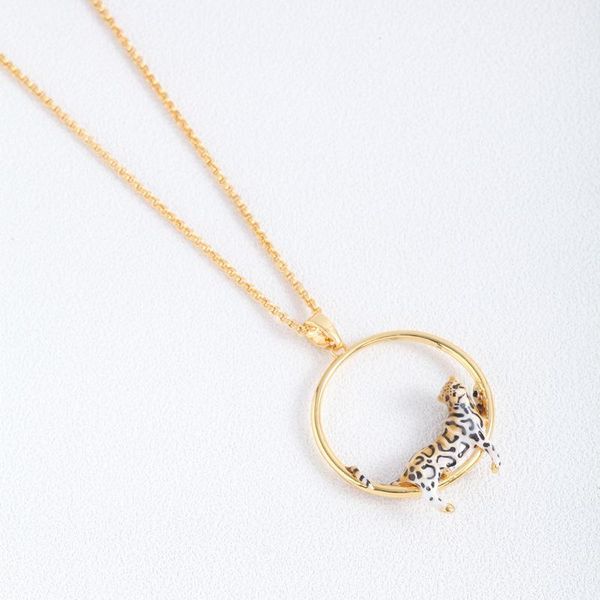

chains european and american three-dimensional realistic cloud leopard design creative gold-plated round pendant simple necklace female, Silver