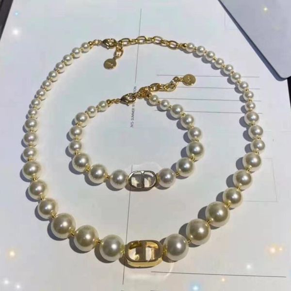 

new letter pearl bracelet women's light luxury style versatile personalized hand jewelry, Black