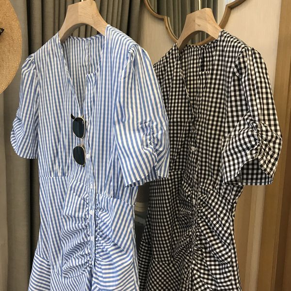 

i don't hitate to take down the temperament v-neck plaid pleated shirt s girl spring and summer, White