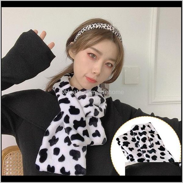 Cappelli, Guanti Fashion Aessories Drop Delivery 2021 Furry Cross Sciarpe Collo Scialle caldo invernale Addensare Avvolge Nero Bianco Mucche carine Macchie Prin