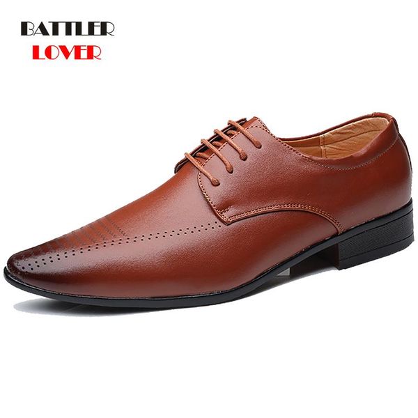 

dress shoes british soft leather brogue for men 2021 casual lace-up carved retro trendy male pointed toe bullock footwear, Black