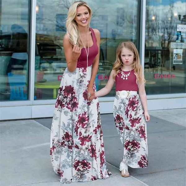 Anne ve Me Kızı Eşleştirme Elbise Aile Kıyafetleri Kolsuz Patchwork Uzun Es Anne Vestito Bak Anne Çiçek 210724