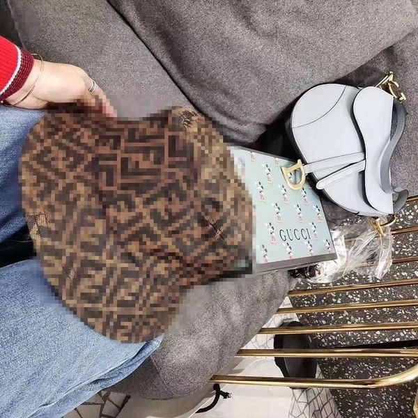 

lettered classic fisherman's hat, Black;white