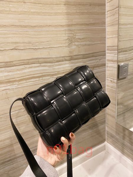 

designers fashion woven ladies shoulder bag premium messenger bags purse