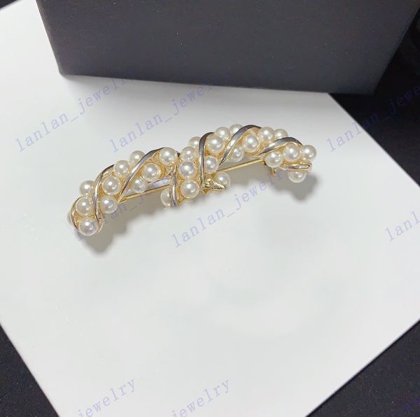 

l-c09 designer brooches classic logo pearl twist brooch with box, Gray