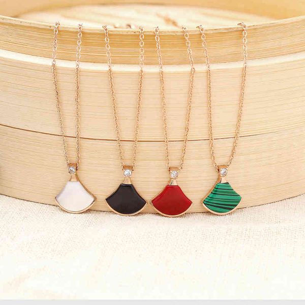 

the new titanium necklace nvbaojia shell small skirt fashion clavicle chain stainless steel personalized new pendant, Silver