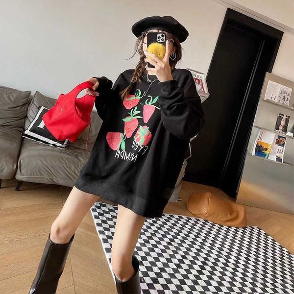 

2021 autumn net red tide brand same correct version small strawberry printing loose round neck long sleeve sweater, Black
