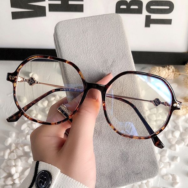 

designer sun new tr90 blue light proof female rice nail transparent polygon frame personalized four leaf grass metal leg glasses 01, White;black