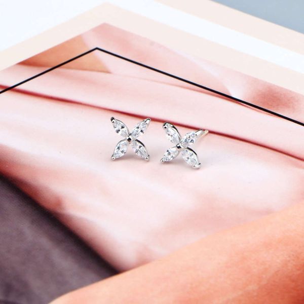 

925 silver needle ins new japanese and korean four leaf flower fashion simple lucky grass lovely girl earrings, Black