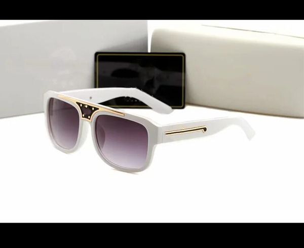 

classic european and american new men and women 426 sunglasses super light fashion classic sunglasses, White;black