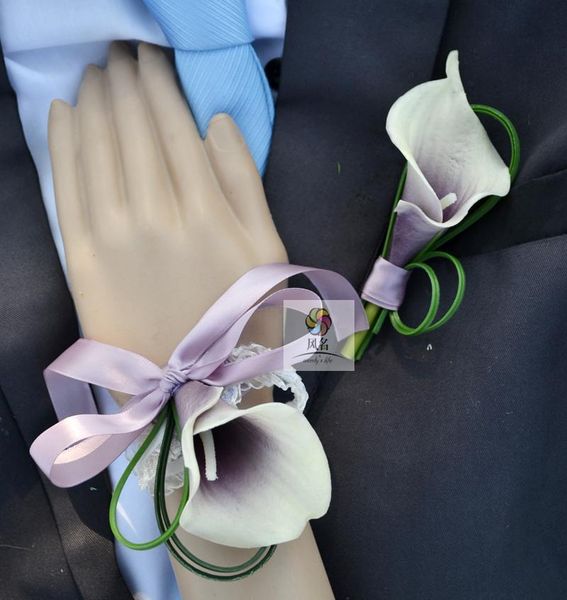 

Wedding Groom Groomsmen Boutonniere Bride Bridesmaid Hand Wrist Flower Artificial PU Calla Lily Flowers Supplies Corsage Decorative & Wreath