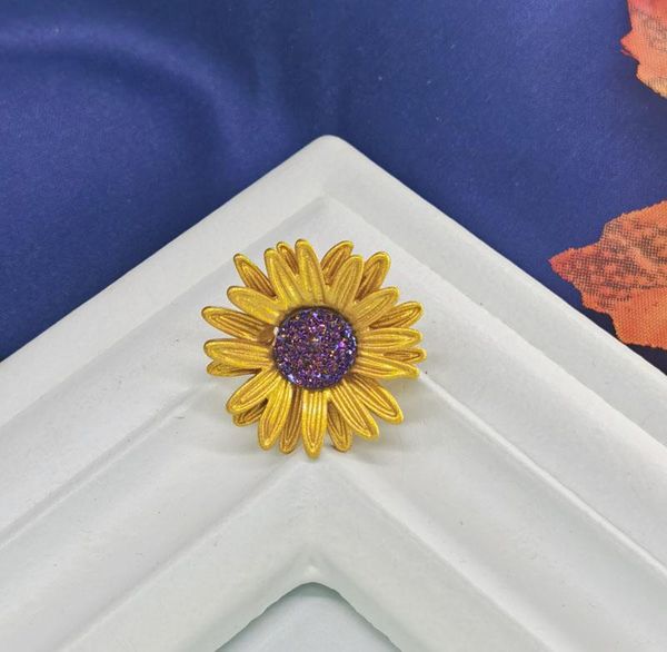 

pins, brooches brilliant decoration world net red gold sunflower badge brooch female retro court pin, Gray