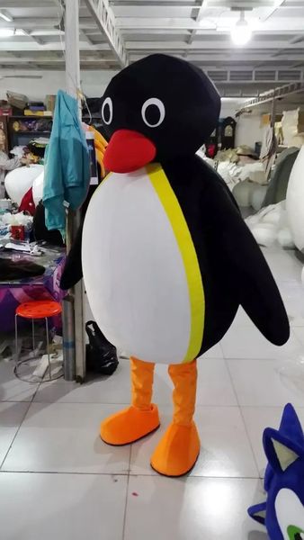 Personalização do personagem dos desenhos animados da festa do traje da mascote do pinguim para a venda