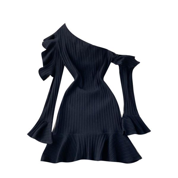 

casual dresses the autumn temperament waist thin buttocks small black dress feminine oblique collar off-shoulder ruffled flared sl, Black;gray