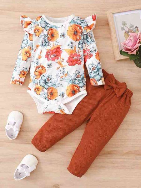 

baby floral print ruffle trim bodysuit & bow pants she, White