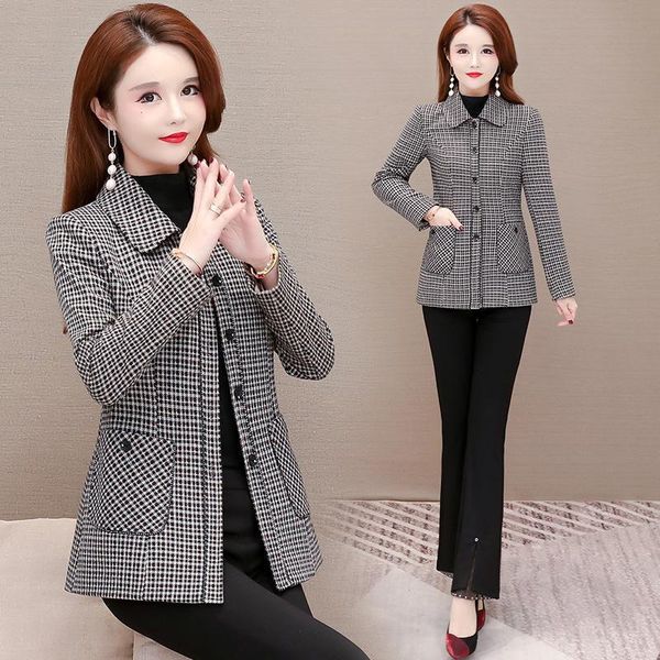 

women's trench coats 2021 spring and autumn high end atmospheric windbreaker short korean slim mother small suit coat, Tan;black
