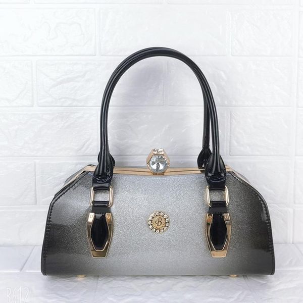 

small crowd design bag female ins2021 fashion net red ocean