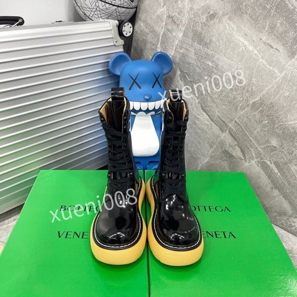 

2021 womens designer boots leather ankle 35-40 boot fashion non-slip wave colored rubber outsole elastic webbing luxury comfort booties yx21, Black