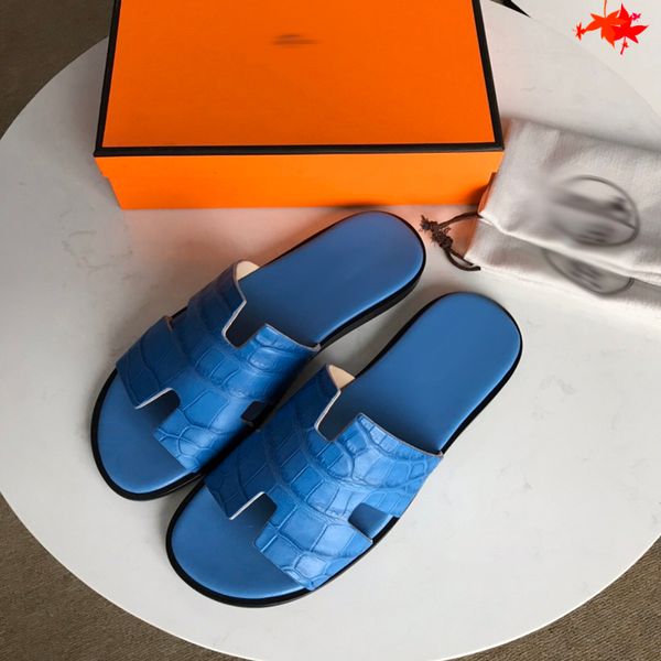 

2021 designer fashion luxurys men slippers summer beach genuine leather rivet slipper flip flops sandals man casual flat slides with box lar, Black