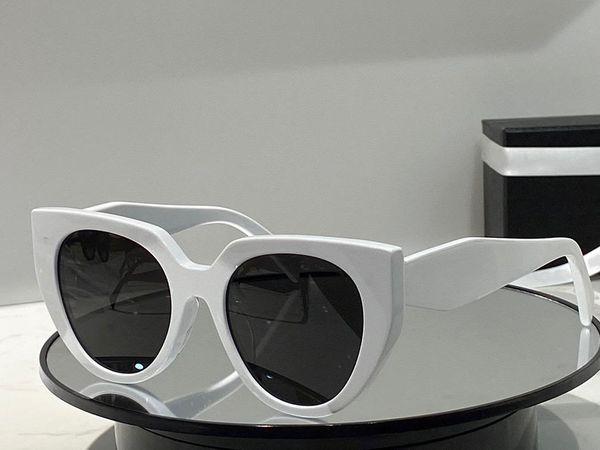 

sunglasses for men and women summer style 14ws anti-ultraviolet retro plate full frame fashion eyeglasses random box, White;black