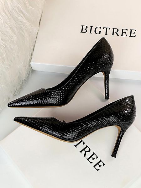 

dress shoes high heel women 2021 spring models wild snake pattern fine pointed beautiful single large size, Black