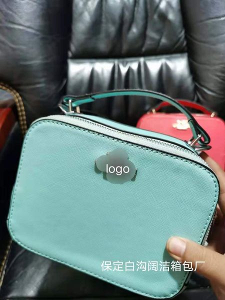 

70% off luxury design handbag 2021 new single shoulder diagonal solid color small square portable fashion women's bag 20zh