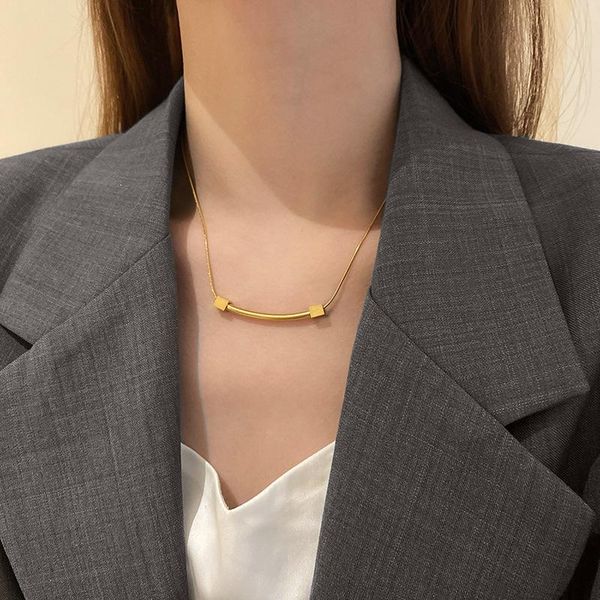 

chains korean shaped bend pendant necklaces for women simple fashion party jewelry, Silver