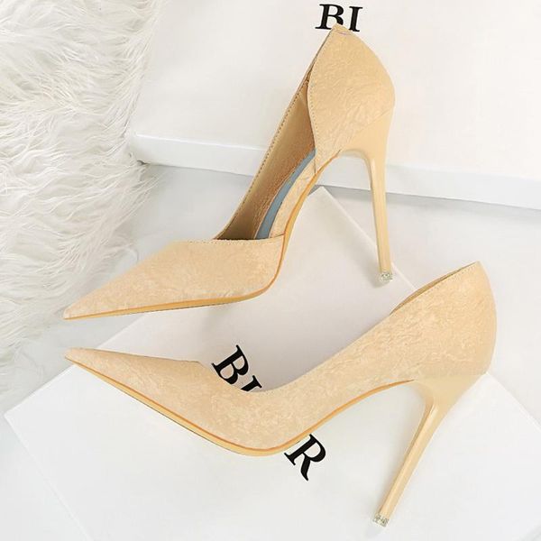 

dress shoes 2021 women .5cm high heels green apricot pumps lady luxury designer bride prom fetish scarpins large size 43, Black
