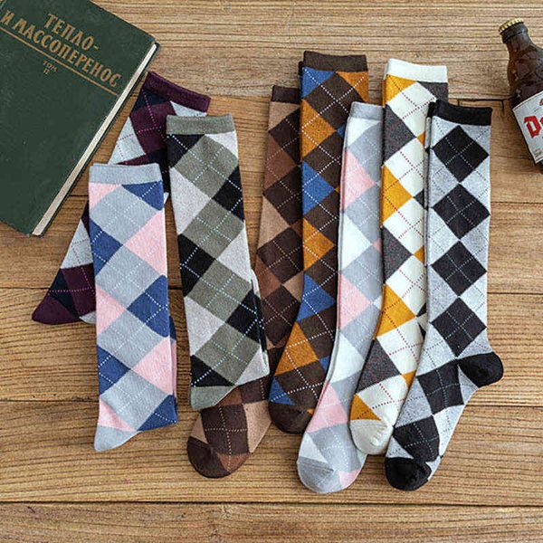 Frauen Socken Warm Halten Raute Muster Herbst Winter Japanischen Stil 1 Paar College Stil Baumwolle Knie-hohe Socken Y1119