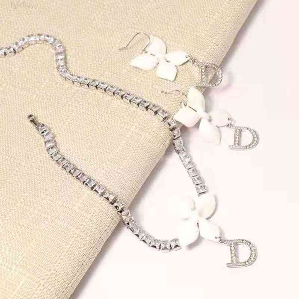 

luxury designer fashion necklace home medieval vitage elegant ear hook d word inlaid full diamond ear hook earring, Red;brown