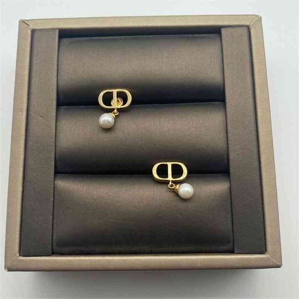 

designer jewelry new letter pearl fashion simple earrings female 925 silver needle lorv